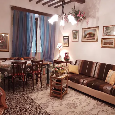 Casa Tarrini Chianni